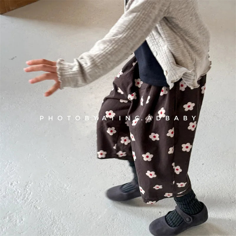 Children Girls Flower Pant Cotton Printed Loose Cropped Pant Fot Baby Girl Ins Toddler Girl Mosquito-proof Pant Kids Girl Shorts