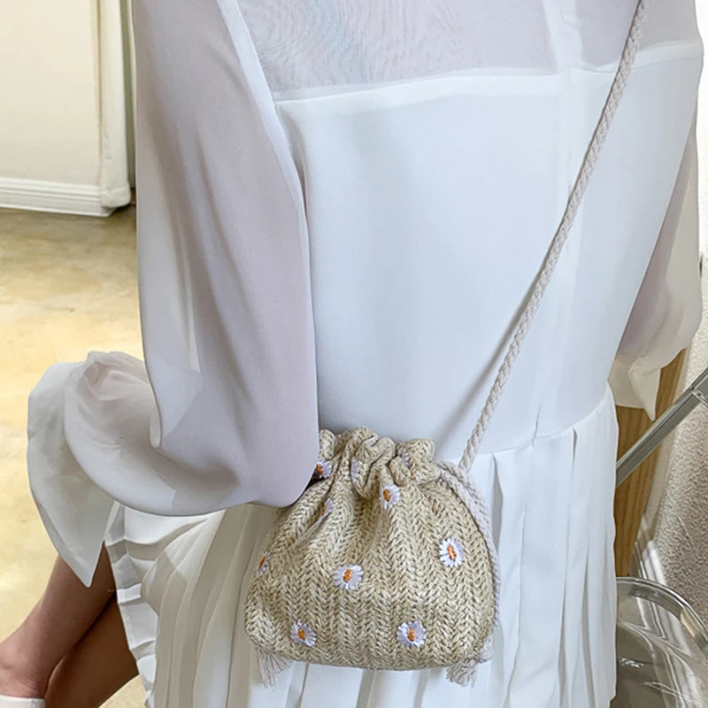 Straw Weave Bucket Bags Rattan Women Summer Beach Shoulder Bags Handbags Totes Casual Handbags Retro Mini Shoulder Messenger Bag