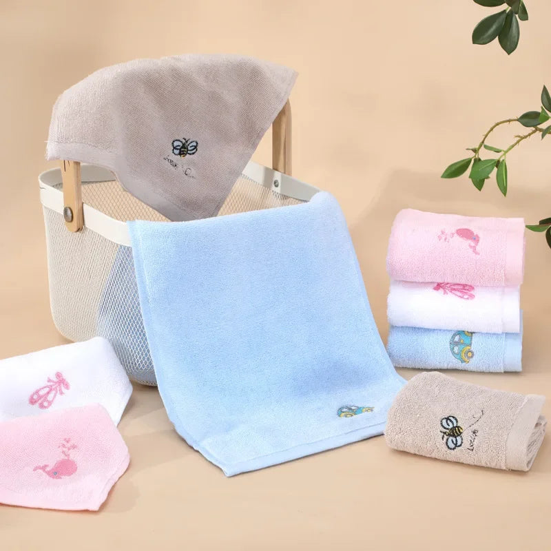 4pcs/lot Pure cotton small square towel 25*25cm cartoon embroidery baby hook towel children face towel gift