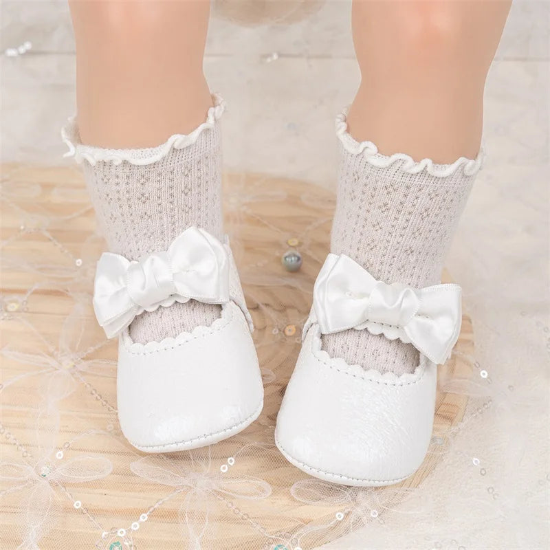 Adorable Baby Girls Moccasins with Sweet Bow Detail Soft Sole Shoes Prewalker Anti-Slip First Walker Shoes for Infants