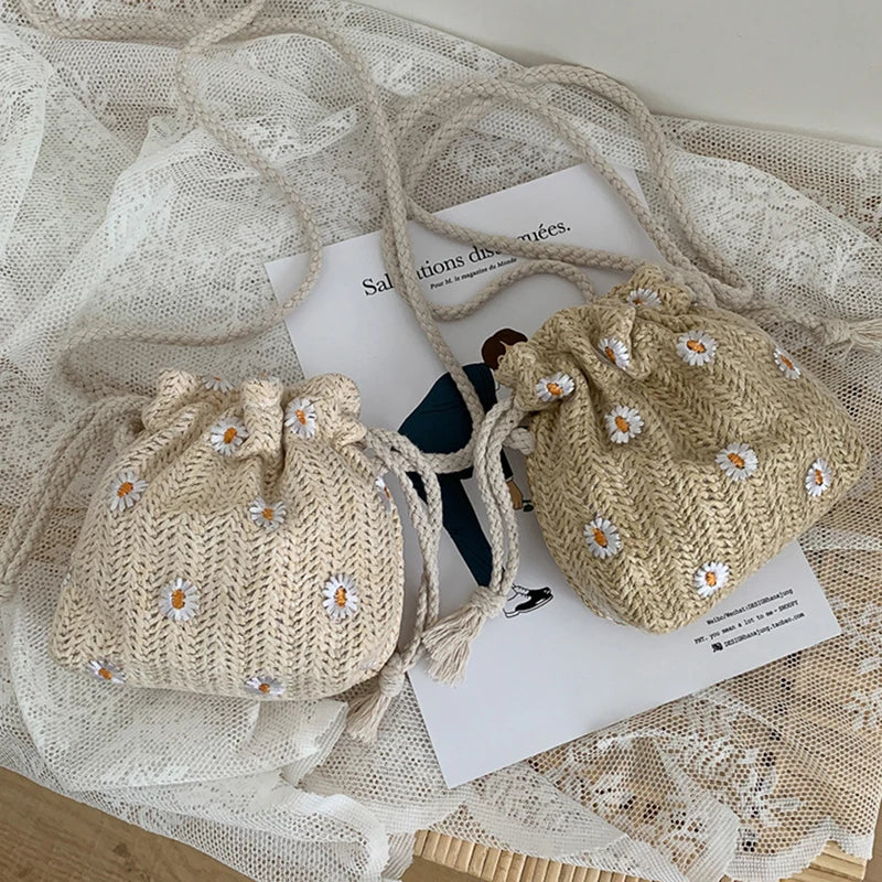 Straw Weave Bucket Bags Rattan Women Summer Beach Shoulder Bags Handbags Totes Casual Handbags Retro Mini Shoulder Messenger Bag