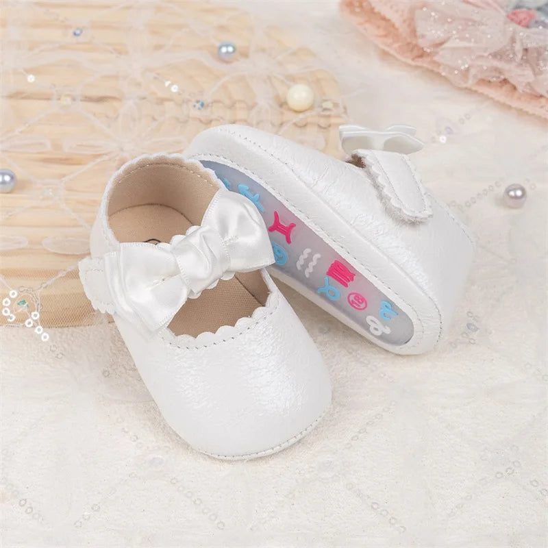 Adorable Baby Girls Moccasins with Sweet Bow Detail Soft Sole Shoes Prewalker Anti-Slip First Walker Shoes for Infants