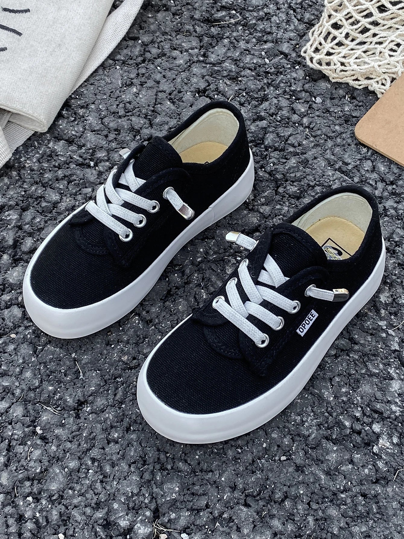 White cloth shoes baby white shoes middle sneakers children's canvas shoes Spring and autumn simple boy and girl