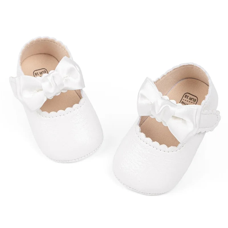 Adorable Baby Girls Moccasins with Sweet Bow Detail Soft Sole Shoes Prewalker Anti-Slip First Walker Shoes for Infants