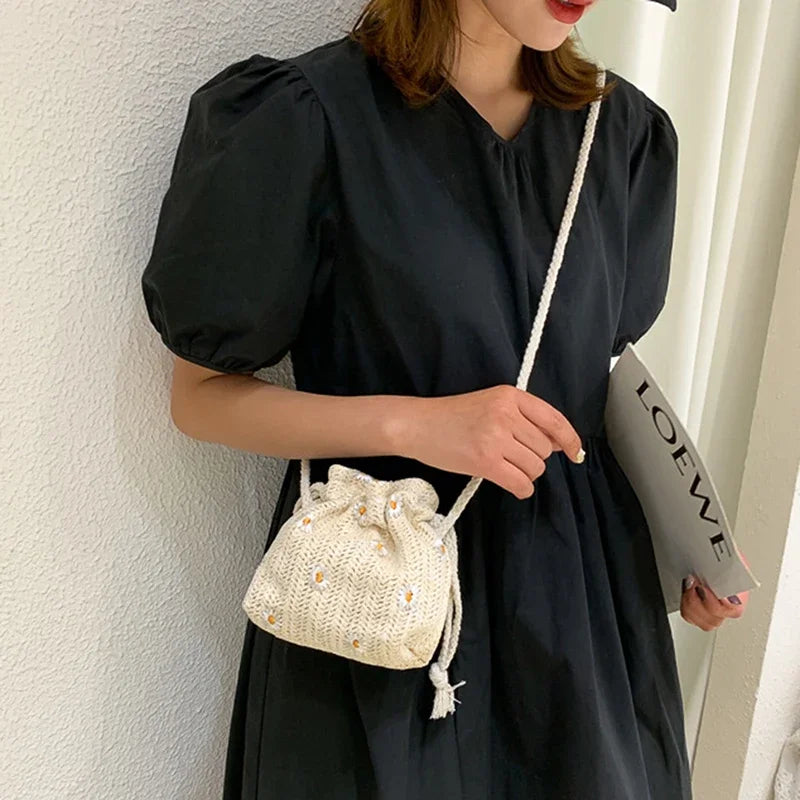 Straw Weave Bucket Bags Rattan Women Summer Beach Shoulder Bags Handbags Totes Casual Handbags Retro Mini Shoulder Messenger Bag