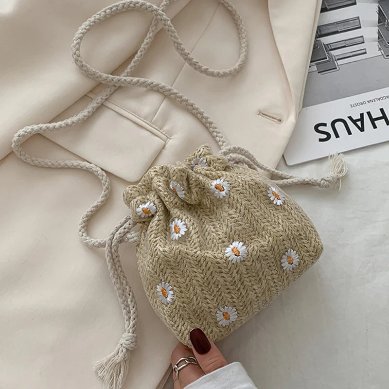 Straw Weave Bucket Bags Rattan Women Summer Beach Shoulder Bags Handbags Totes Casual Handbags Retro Mini Shoulder Messenger Bag