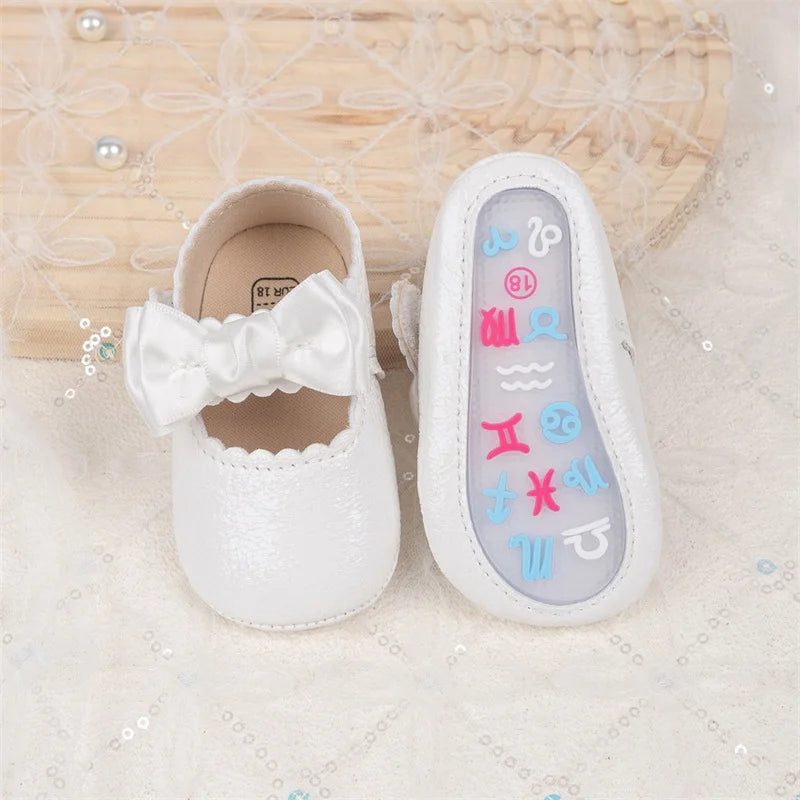 Adorable Baby Girls Moccasins with Sweet Bow Detail Soft Sole Shoes Prewalker Anti-Slip First Walker Shoes for Infants