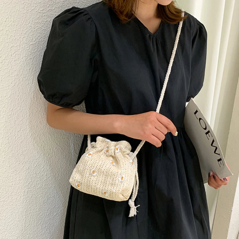 Straw Weave Bucket Bags Rattan Women Summer Beach Shoulder Bags Handbags Totes Casual Handbags Retro Mini Shoulder Messenger Bag