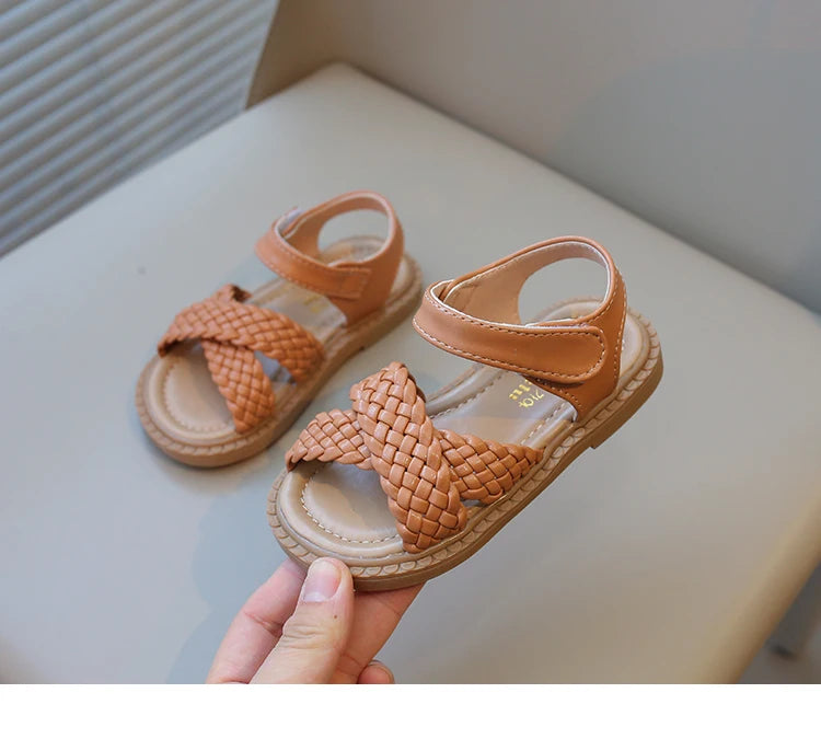 Toddlers Girls Sandals Kids Princess Beach Shoes 2024 Brand New Cross Tied Weave Style Fashion Children Summer Sandals Soft Cute