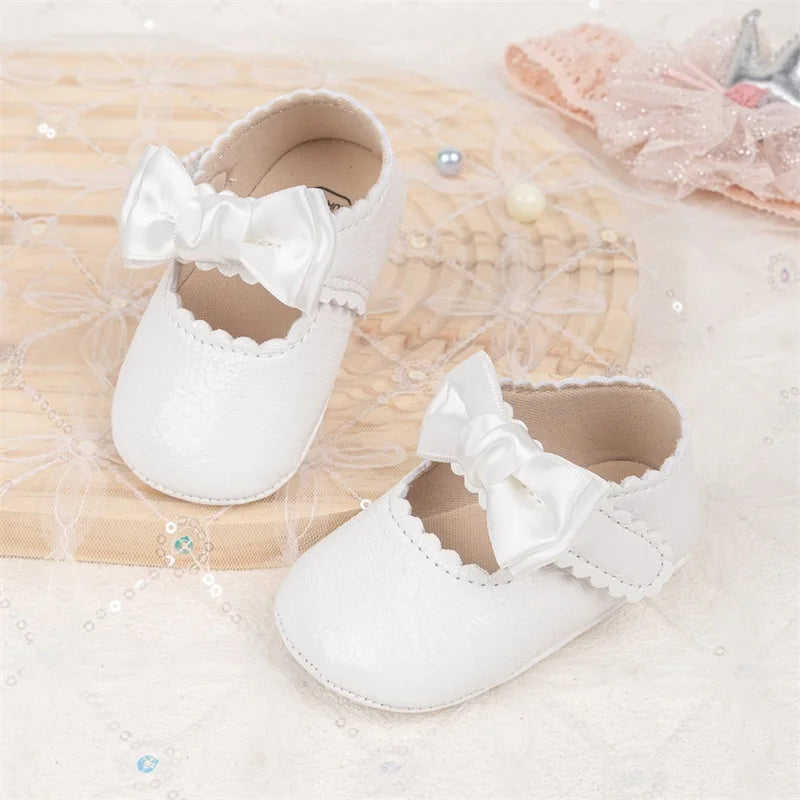 Adorable Baby Girls Moccasins with Sweet Bow Detail Soft Sole Shoes Prewalker Anti-Slip First Walker Shoes for Infants