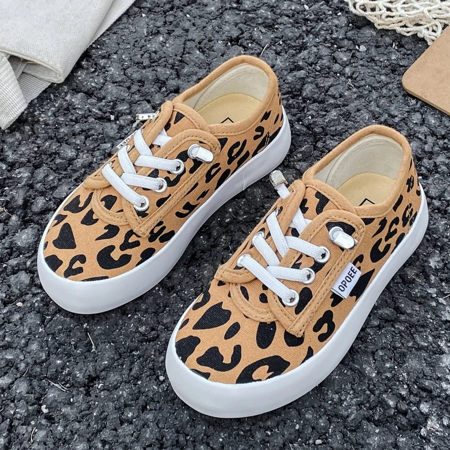 White cloth shoes baby white shoes middle sneakers children's canvas shoes Spring and autumn simple boy and girl