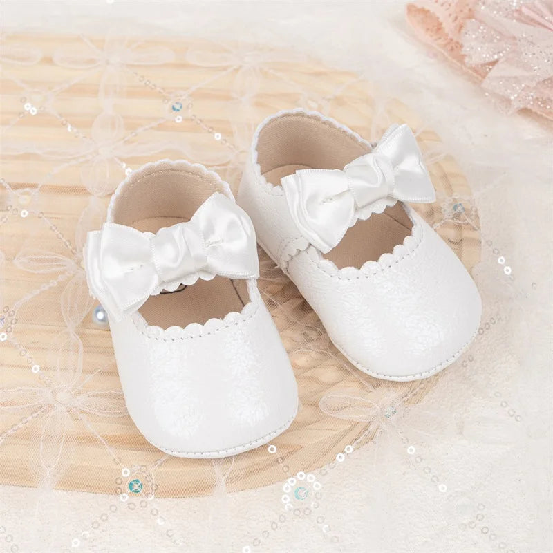 Adorable Baby Girls Moccasins with Sweet Bow Detail Soft Sole Shoes Prewalker Anti-Slip First Walker Shoes for Infants