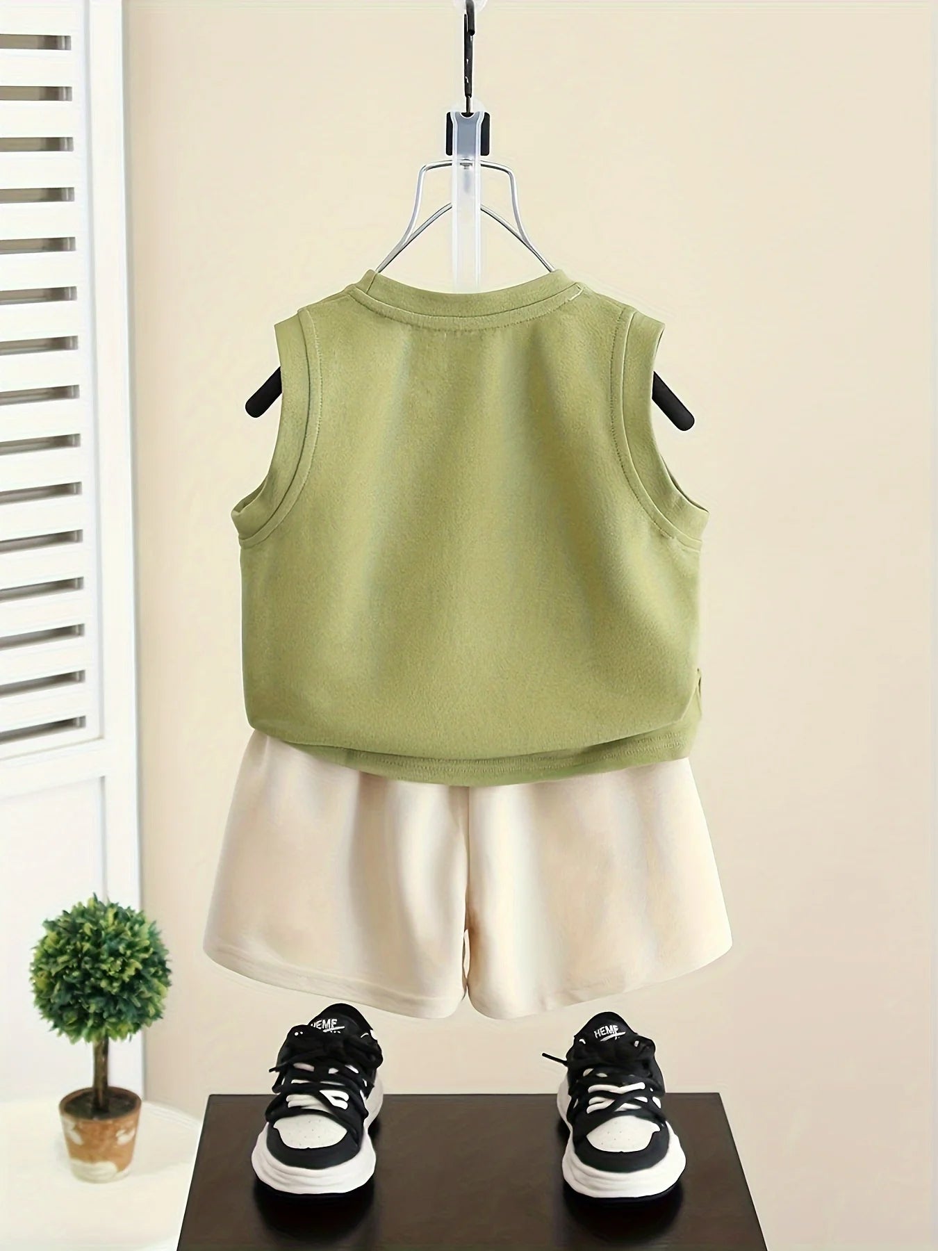 Boys' summer new fashion trend m hat printed sleeveless top boys' shorts two piece set